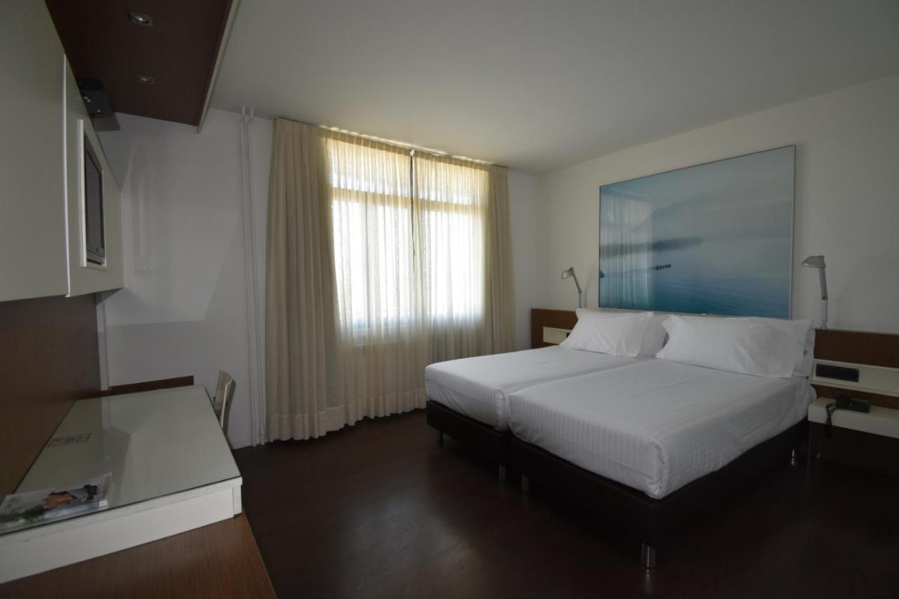 Hotel Los Angeles Guarnizo Екстер'єр фото